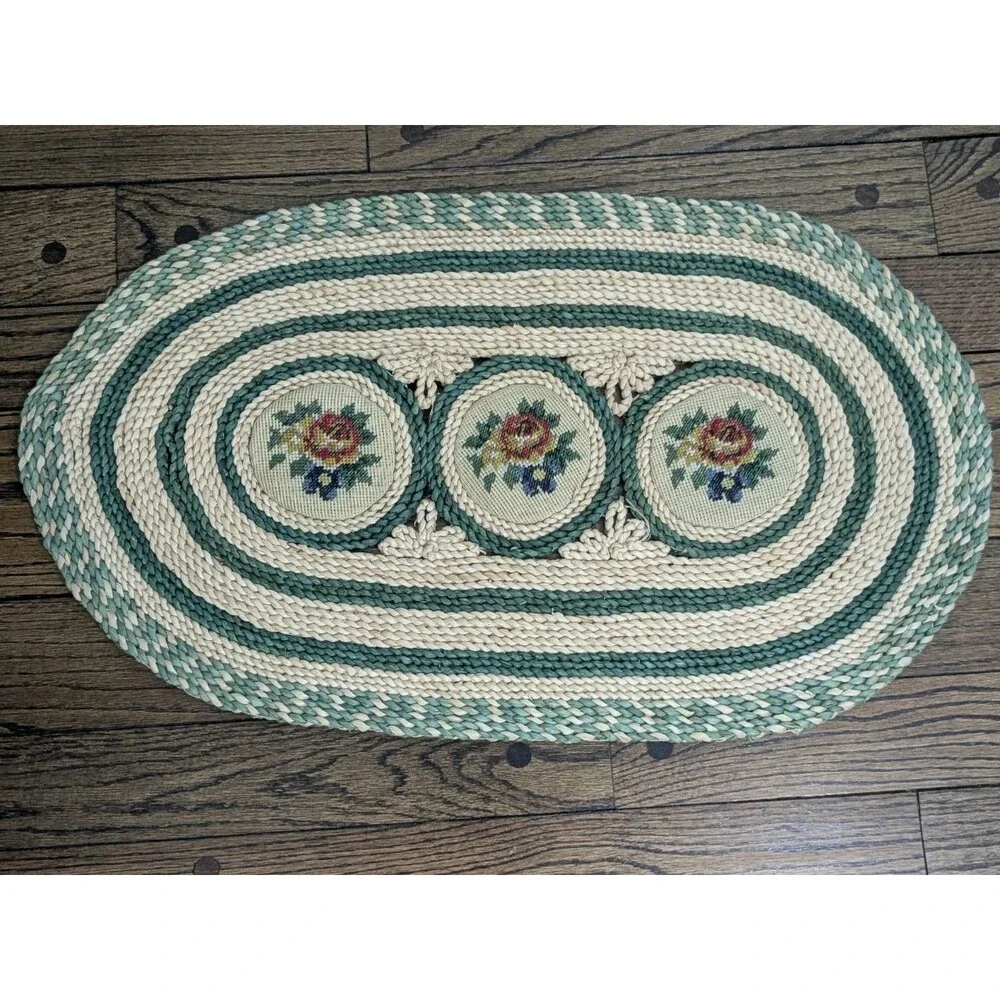Vtg 1970's Woven Raffia Straw Floral Needlepoint Table Centerpiece Mat 30